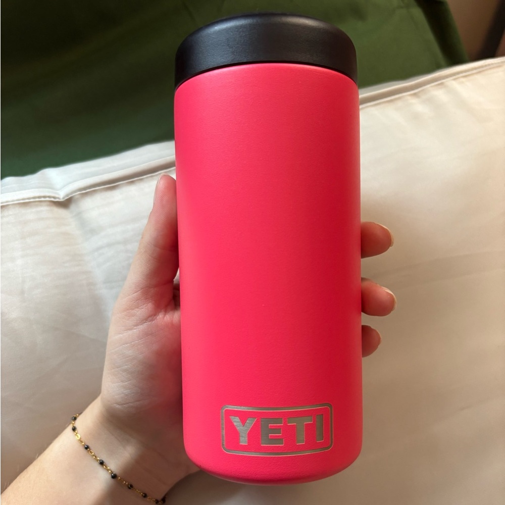 Yeti Pink Can Insulator with Black Lid